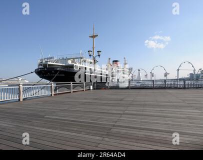 Plate-forme et Hikawa Maru Banque D'Images