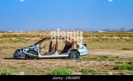 Voiture abandonnée dans le désert Banque D'Images