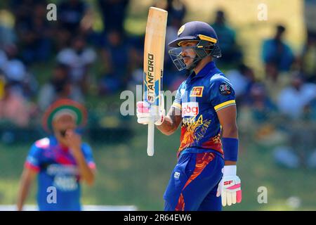 Hambantota, Sri Lanka. 07th juin 2023. Le Pathum Nissanka du Sri Lanka célèbre sa cinquante ans lors du match de cricket de l'ODI 3rd entre le Sri Lanka et l'Afghanistan au stade international de cricket Mahinda Rajapaksa à Hambantota le 07th juin 2023. Viraj Kothalwala/Alamy Live News Banque D'Images