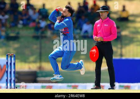 Hambantota, Sri Lanka. 07th juin 2023. Le rashid Khan de l'Afghanistan lors du match de cricket de l'ODI 3rd entre le Sri Lanka et l'Afghanistan au Mahinda Rajapaksa International Cricket Stadium à Hambantota le 07th juin 2023. Viraj Kothalwala/Alamy Live News Banque D'Images