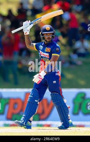 Hambantota, Sri Lanka. 07th juin 2023. Le Pathum Nissanka du Sri Lanka célèbre après avoir marqué un demi-siècle (50 courses) lors du match de cricket de l'ODI 3rd entre le Sri Lanka et l'Afghanistan au stade de cricket international Mahinda Rajapaksa à Hambantota le 07th juin 2023. Viraj Kothalwala/Alamy Live News Banque D'Images