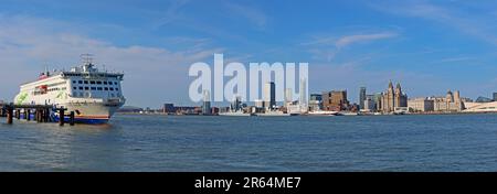 Stena Line Embla Belfast ferry, sur le front de mer de Liverpool panorama depuis Woodside, Birkenhead, Wirral, Merseyside, Angleterre, ROYAUME-UNI, CH41 6DU Banque D'Images