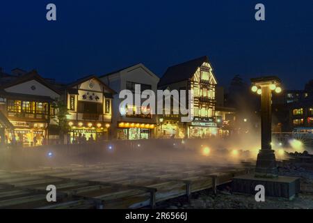 Kusatsu Onsen Yubatake et Onsen Street Banque D'Images