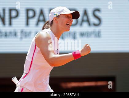 Paris, France, 7th juin 2023. IGA Swiatek, joueur de tennis polonais, célèbre le tournoi de tennis Open 2023 de Roland Garros le mercredi 7 mai 2023, © Juergen Hasenkopf / Alamy Live News Banque D'Images