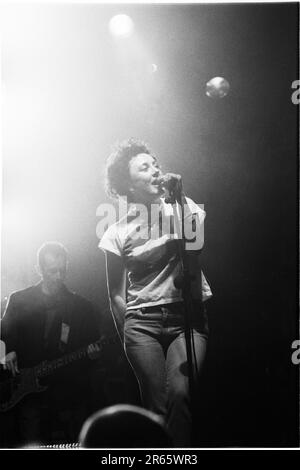 Lorraine McIntosh de Deacon Blue jouant en direct au Big Weekend Festival à Cardiff le 5 août 2001. Photo: Rob Watkins Banque D'Images