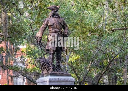 Statue du général James Oglethorpe, fondateur de la colonie de Géorgie, sur la place Chippewa, dans le quartier historique de Savannah, en Géorgie. (ÉTATS-UNIS) Banque D'Images