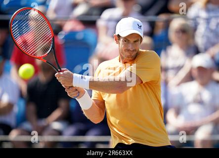 Andy Murray en action lors de leur match contre la BU Yunchaokete (non représenté) le troisième jour du trophée Lexus Surbiton 2023 au club de remise en forme et de racket de Surbiton, Londres. Date de la photo: Mercredi 7 juin 2023. Banque D'Images