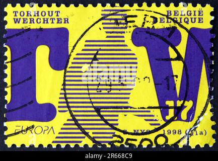 BELGIQUE - VERS 1998 : timbre imprimé en Belgique dédié au festival de Torhout et de Werchter Rock, vers 1998 Banque D'Images