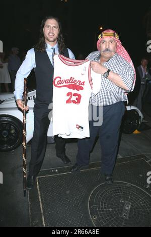 **PHOTO DU FICHIER** la Sheik de fer est décédée à 81. LOS ANGELES, CA - JUILLET 14 : John Morrison, le cheik de fer à l'occasion de la soirée de Kickoff de Star Celebrity Awards 9th, présentée par obsession à Los Angeles, Californie sur 14 juillet 2014. Crédit : mpi86/MediaPunch Banque D'Images