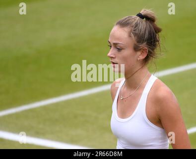 Isabelle Lacy (GBR) jouant au premier tour du Trophée Surbiton, Londres, 6th juin 2023. Elle a battu la troisième graine Madison Brengle (USA) Banque D'Images