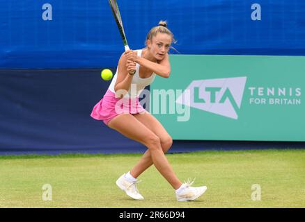 Isabelle Lacy (GBR) jouant au premier tour du Trophée Surbiton, Londres, 6th juin 2023. Elle a battu la troisième graine Madison Brengle (USA) Banque D'Images