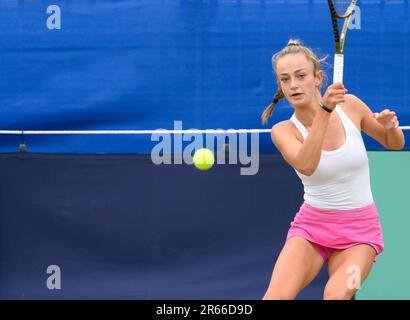 Isabelle Lacy (GBR) jouant au premier tour du Trophée Surbiton, Londres, 6th juin 2023. Elle a battu la troisième graine Madison Brengle (USA) Banque D'Images