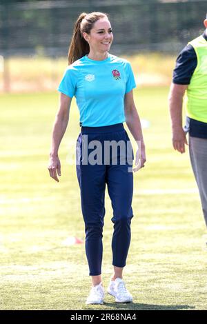 Maidenhead, Angleterre. ROYAUME-UNI. 07 juin 2023. Catherine, princesse de Galles, participe à des exercices de rugby lorsqu'elle visite le club de rugby de Maidenhead pour discuter de la campagne Shaping US et du rôle que la communauté joue dans le soutien aux enfants. Credit: Anwar Hussein/Alay Live News Banque D'Images