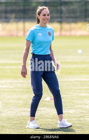 Maidenhead, Angleterre. ROYAUME-UNI. 07 juin 2023. Catherine, princesse de Galles, participe à des exercices de rugby lorsqu'elle visite le club de rugby de Maidenhead pour discuter de la campagne Shaping US et du rôle que la communauté joue dans le soutien aux enfants. Credit: Anwar Hussein/Alay Live News Banque D'Images