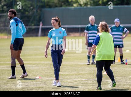 Maidenhead, Angleterre. ROYAUME-UNI. 07 juin 2023. Catherine, princesse de Galles, participe à des exercices de rugby lorsqu'elle visite le club de rugby de Maidenhead pour discuter de la campagne Shaping US et du rôle que la communauté joue dans le soutien aux enfants. Credit: Anwar Hussein/Alay Live News Banque D'Images