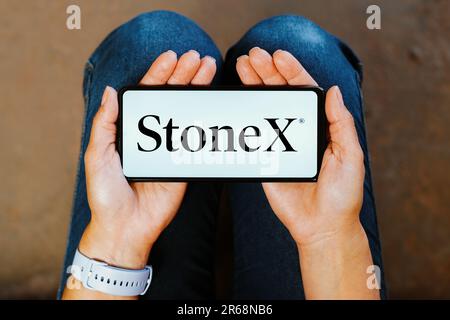 Brésil. 7th juin 2023. Dans cette illustration, le logo StoneX Group Inc. S'affiche sur l'écran d'un smartphone. (Credit image: © Rafael Henrique/SOPA Images via ZUMA Press Wire) USAGE ÉDITORIAL SEULEMENT! Non destiné À un usage commercial ! Banque D'Images