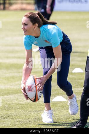 Maidenhead, Angleterre. ROYAUME-UNI. 07 juin 2023. Catherine, princesse de Galles, participe à des exercices de rugby lorsqu'elle visite le club de rugby de Maidenhead pour discuter de la campagne Shaping US et du rôle que la communauté joue dans le soutien aux enfants. Credit: Anwar Hussein/Alay Live News Banque D'Images