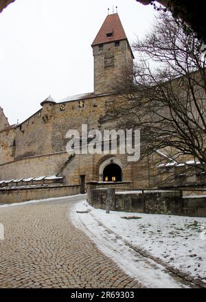 Veste Coburg, forteresse de Coburg, porte d'entrée et la tour, vue sur l'après-midi d'hiver, Coburg, Allemagne Banque D'Images