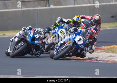 04 juin 2023: Lac Elkhart, WI - #6 Cameron Beaubier et #1 bataille de Jake Gagne lors de la finale de la course de Superbike MotoAmerica à Road America à Elkhart Lake, WI - Mike Wulf/CSM Banque D'Images