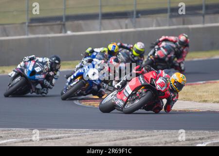 04 juin 2023: Lac Elkhart, WISCONSIN - vainqueur de la course #2 Josh Herrin dirige le pack pendant la finale de la course de Superbike MotoAmerica à Road America à Lac Elkhart, WI - Mike Wulf/CSM Banque D'Images