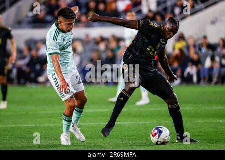 Los Angeles, Californie, États-Unis. 7th juin 2023. Le défenseur du FC de Los Angeles, Jesus David Murillo (3), et le milieu de terrain du FC d'Atlanta, Thiago Almada (23), rivalisent pour le ballon lors d'un match de football de la MLS, mercredi 7 juin 2023, à Los Angeles. (Credit image: © Ringo Chiu/ZUMA Press Wire) USAGE ÉDITORIAL SEULEMENT! Non destiné À un usage commercial ! Banque D'Images