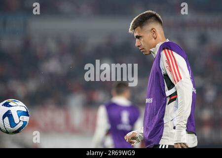 Buenos Aires, Argentine. 07th juin 2023. Claudio Echeverri se réchauffe avant un match Copa CONMEBOL Libertadores 2023 groupe D entre River plate et Fluminense à l'Estadio Mas Monumental Antonio Vespucio Liberti. Score final: River plate 2:0 Fluminense (photo de Manuel Cortina/SOPA Images/Sipa USA) crédit: SIPA USA/Alay Live News Banque D'Images