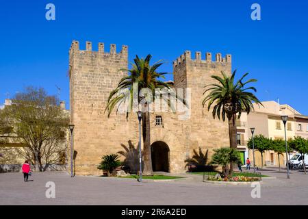 Porta del Moll, Vieille ville d'Alcudia, Majorque, Iles Baléares, Espagne Banque D'Images