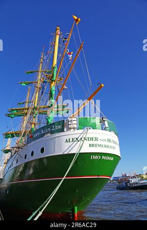 Alexander von Humboldt II au défilé d'entrée de l'anniversaire 827th du port de Hambourg 2016, Allemagne Banque D'Images