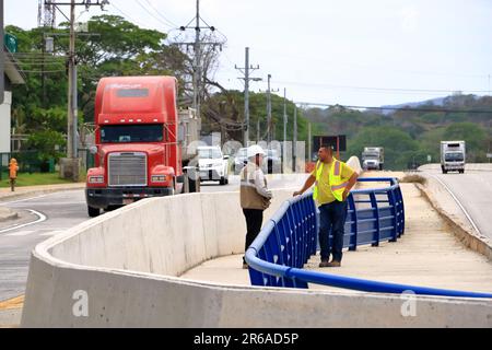 10 mars 2023 - Limonal, Guanacaste au Costa Rica: L'autoroute numéro 1 Panamericana en construction Banque D'Images