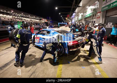 L'Audi R8 LMS de Team Audi Sport Team Scherer PHX avec Kolb, Vincent Stippler, Frank Sims, Alexander van der Zande, Renger à la course Nuerburgring Banque D'Images