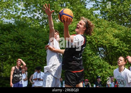 Compétition de basket-ball 3x3. Duisburg, Allemagne 08.06.2023. Jour 1 des Jeux de la Ruhr 23. Pendant quatre jours, les athlètes amateurs se disputent dans des disciplines allant du DMX au Water Polo. Credit: News NRW / Alamy Live News Banque D'Images