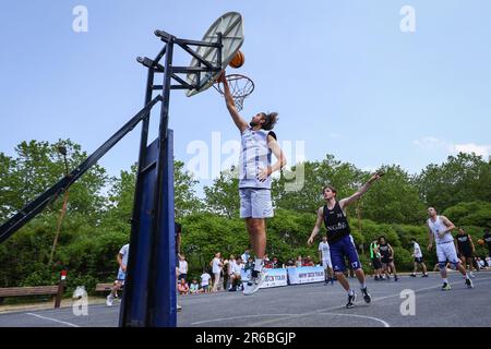 Compétition de basket-ball 3x3. Duisburg, Allemagne 08.06.2023. Jour 1 des Jeux de la Ruhr 23. Pendant quatre jours, les athlètes amateurs se disputent dans des disciplines allant du DMX au Water Polo. Credit: News NRW / Alamy Live News Banque D'Images