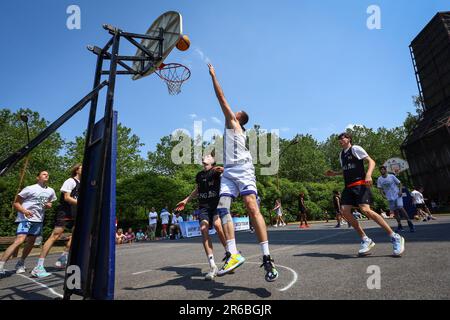 Compétition de basket-ball 3x3. Duisburg, Allemagne 08.06.2023. Jour 1 des Jeux de la Ruhr 23. Pendant quatre jours, les athlètes amateurs se disputent dans des disciplines allant du DMX au Water Polo. Credit: News NRW / Alamy Live News Banque D'Images