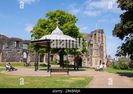 Newark Castle Gardens par une journée ensoleillée de printemps, Newark on Trent Nottinghamshire Angleterre Royaume-Uni Banque D'Images