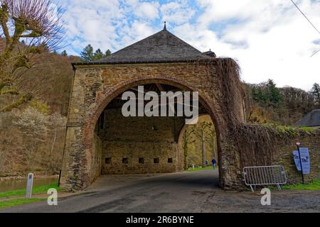 Voir les remparts de la ville de Bouillon dans les Ardennes en Belgique Banque D'Images