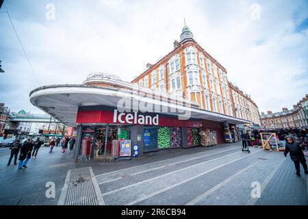 LONDRES, MARS 2023 : magasin de supermarchés islandais sur Brixton Road /Electric Avenue - chaîne de supermarchés de produits surgelés Banque D'Images