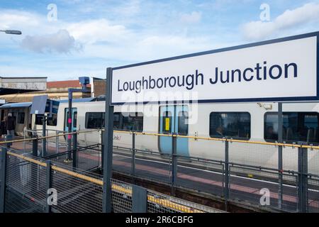 Londres - 2023 mars : Gare de Loughborough Junction dans le sud-ouest de Londres Banque D'Images