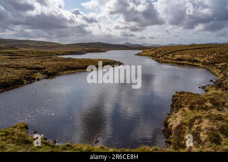 En regardant vers le sud jusqu'aux collines de Harris de la route à la Grande Bearnera (Bearnaigh) Banque D'Images