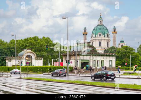 Vienne, Autriche - 29 mai 2019 : la station de métro Karlsplatz (en allemand : la station Karlsplatz) est un pavillon Art Nouveau très orné d'Otto Wagner à Karl Banque D'Images