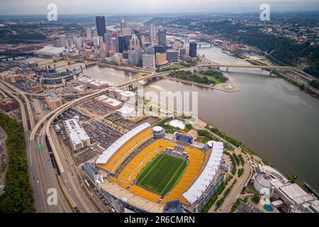 Stade Heinz Field de Pittsburgh situé à Pittsburgh, Pennsylvanie. Il abrite les Pittsburgh Steelers de la NFL et le Pittsburgh Panthe de la NCAA Banque D'Images