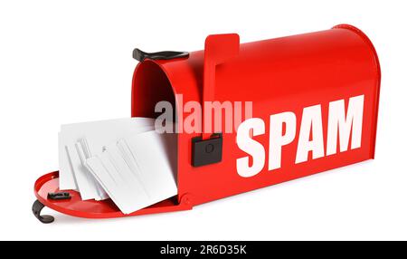 Boîte aux lettres rouge avec le mot Spam et les enveloppes sur fond blanc Banque D'Images