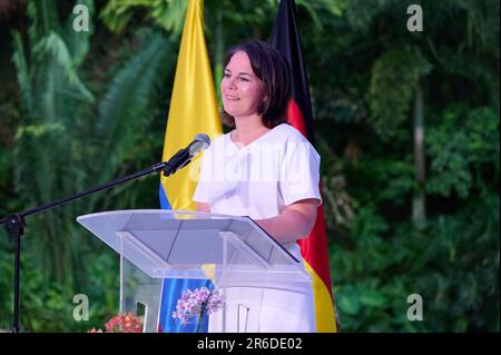 Cali, Colombie. 08th juin 2023. Annalena Baerbock (centre, Bündnis 90/Die Grünen), ministre des Affaires étrangères, s'exprime à la cérémonie de remise des prix pour les droits des femmes et la démocratie du réseau de femmes germano-colombienne-caribéenne Unidas à la vice-présidente Marquez. Unidas a été lancé en 2019. Elle fait partie de l'Initiative pour l'Amérique latine et les Caraïbes du Foreign Office allemand, par laquelle Baerbock est le patron. En Colombie, l'accent est mis sur le processus de paix dans le pays, mais aussi sur les questions relatives au climat et aux droits des femmes. Credit: Annette Riedl/dpa/Alay Live News Banque D'Images