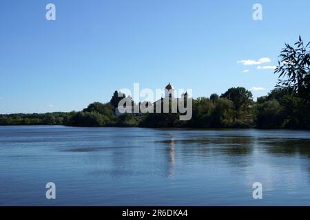 Monastère de Cernica sur la rive du lac Cernica, dans les environs de Bucarest, Roumanie Banque D'Images