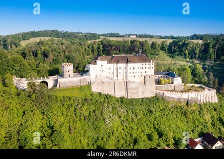 Gotický hrad Cesky palais Sternberg (1241), Stredocesky kraj, Posazavi, Ceska Republika / château gothique Cesky palais Sternberg, rivière Sazava, région de Bohême centrale Banque D'Images