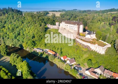 Gotický hrad Cesky palais Sternberg (1241), Stredocesky kraj, Posazavi, Ceska Republika / château gothique Cesky palais Sternberg, rivière Sazava, région de Bohême centrale Banque D'Images