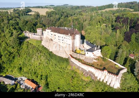 Gotický hrad Cesky palais Sternberg (1241), Stredocesky kraj, Posazavi, Ceska Republika / château gothique Cesky palais Sternberg, rivière Sazava, région de Bohême centrale Banque D'Images