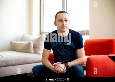 Ron Leshem, écrivain et producteur de télévision israélo-américain, créateur de l'EUPHORIE originale (refaite par HBO). Photographe : EVA Rachel Tine Banque D'Images