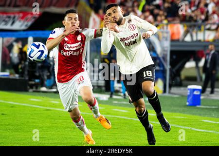 Bogota, Colombie. 08th juin 2023. Harold Rivera de Santa Fe et Rodrigo Urena de l'Universitario durant l'Universitario du Pérou (0) V. match de groupe de Santa Fe (2) de Colombie de la CONMEBOL Libertadores, à Bogota, Colombie 9 juin 2023. Photo par: Sebastian Barros/long Visual Press crédit: Long Visual Press/Alay Live News Banque D'Images