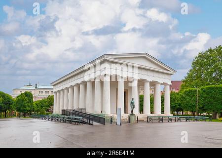 Vienne, Autriche - 29 mai 2019 : le temple de Theseus dans la Volksgarten (en anglais : jardin du peuple), un parc public dans le premier quartier de l'Innere Stadt. Banque D'Images