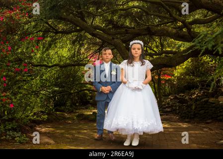 Portraits des jumeaux première communion sainte Banque D'Images